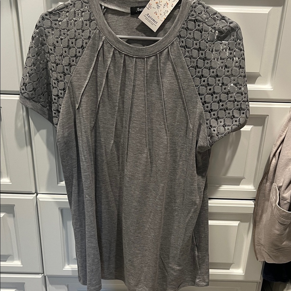 Apt. 9 Gray Short-Sleeve Knit Top with Lace Sleeves